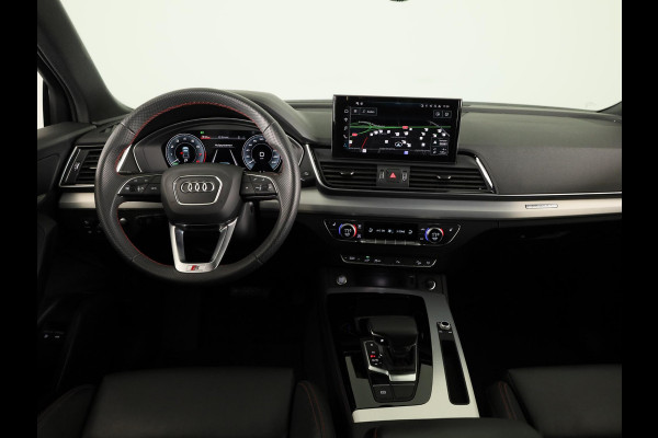 Audi Q5 55 TFSI e S edition Competition 367pk | Panoramadak | Head Up Display | lederen bekleding | 21 inch Lichtmetalen velgen |