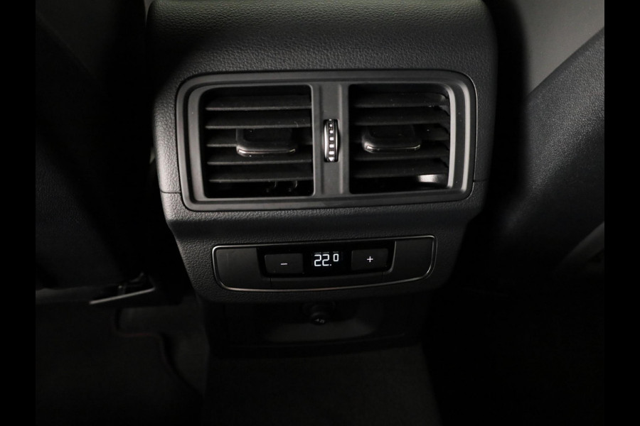 Audi Q5 55 TFSI e S edition Competition 367pk | Panoramadak | Head Up Display | lederen bekleding | 21 inch Lichtmetalen velgen |