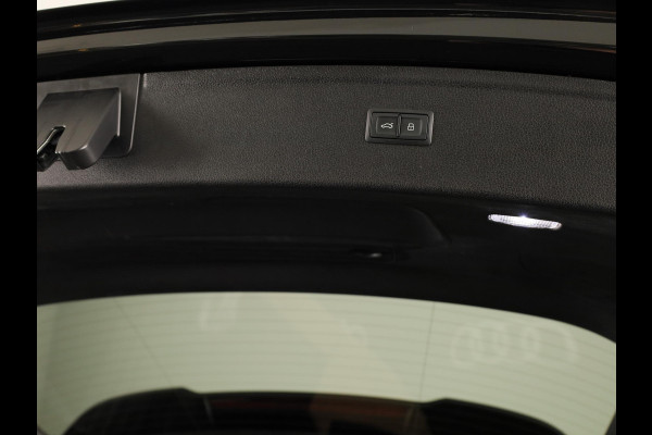 Audi Q5 55 TFSI e S edition Competition 367pk | Panoramadak | Head Up Display | lederen bekleding | 21 inch Lichtmetalen velgen |