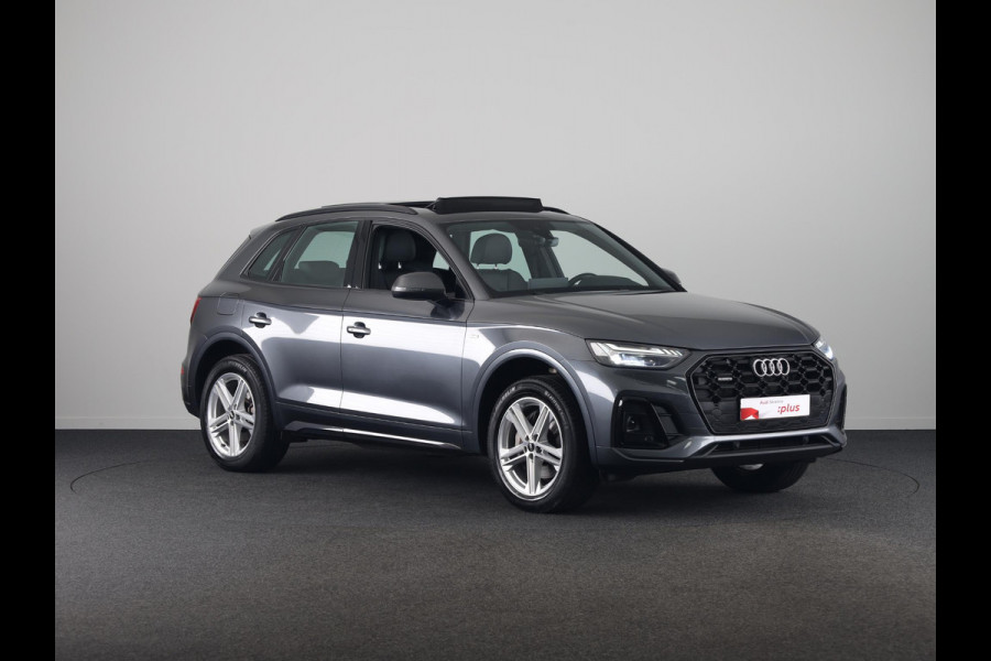 Audi Q5 50 TFSI e S edition 299pk | Panoramadak | Navigatie | Parkeercamera | Stoelverwarming | S-line interieur