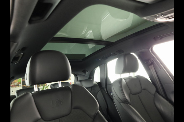 Audi Q5 50 TFSI e S edition 299pk | Panoramadak | Navigatie | Parkeercamera | Stoelverwarming | S-line interieur