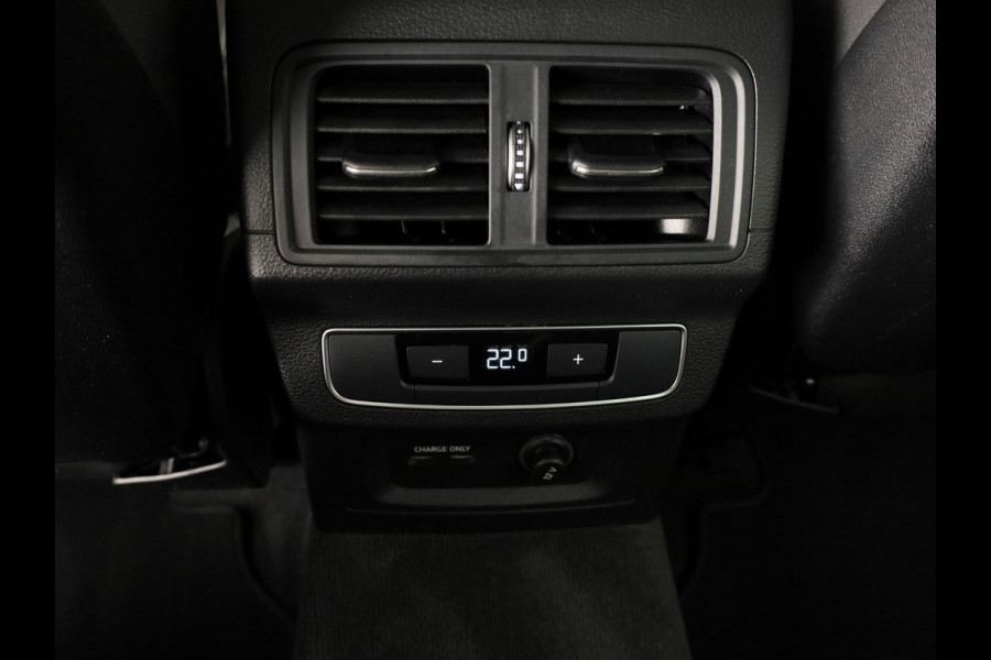 Audi Q5 50 TFSI e S edition 299pk | Panoramadak | Navigatie | Parkeercamera | Stoelverwarming | S-line interieur