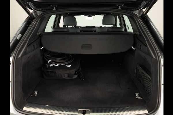 Audi Q5 50 TFSI e S edition 299pk | Panoramadak | Navigatie | Parkeercamera | Stoelverwarming | S-line interieur