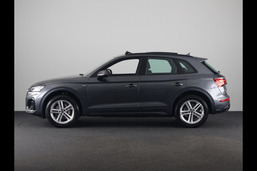 Audi Q5 50 TFSI e S edition 299pk | Panoramadak | Navigatie | Parkeercamera | Stoelverwarming | S-line interieur