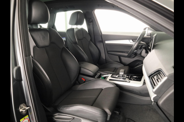 Audi Q5 50 TFSI e S edition 299pk | Panoramadak | Navigatie | Parkeercamera | Stoelverwarming | S-line interieur