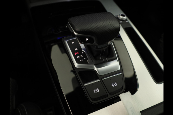 Audi Q5 50 TFSI e S edition 299pk | Panoramadak | Navigatie | Parkeercamera | Stoelverwarming | S-line interieur