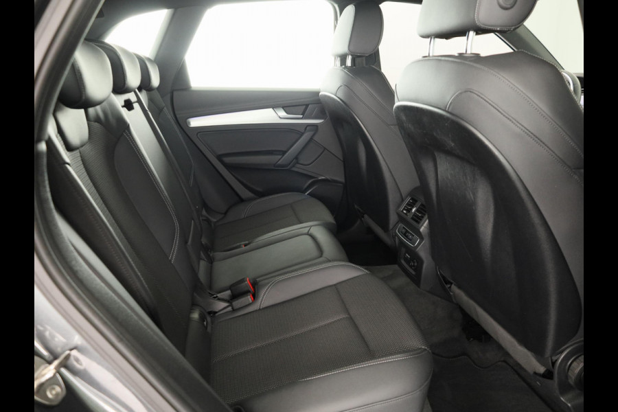Audi Q5 50 TFSI e S edition 299pk | Panoramadak | Navigatie | Parkeercamera | Stoelverwarming | S-line interieur