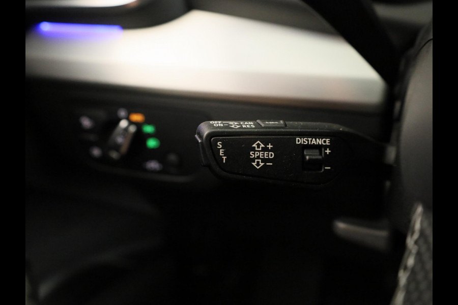 Audi Q5 50 TFSI e S edition 299pk | Panoramadak | Navigatie | Parkeercamera | Stoelverwarming | S-line interieur