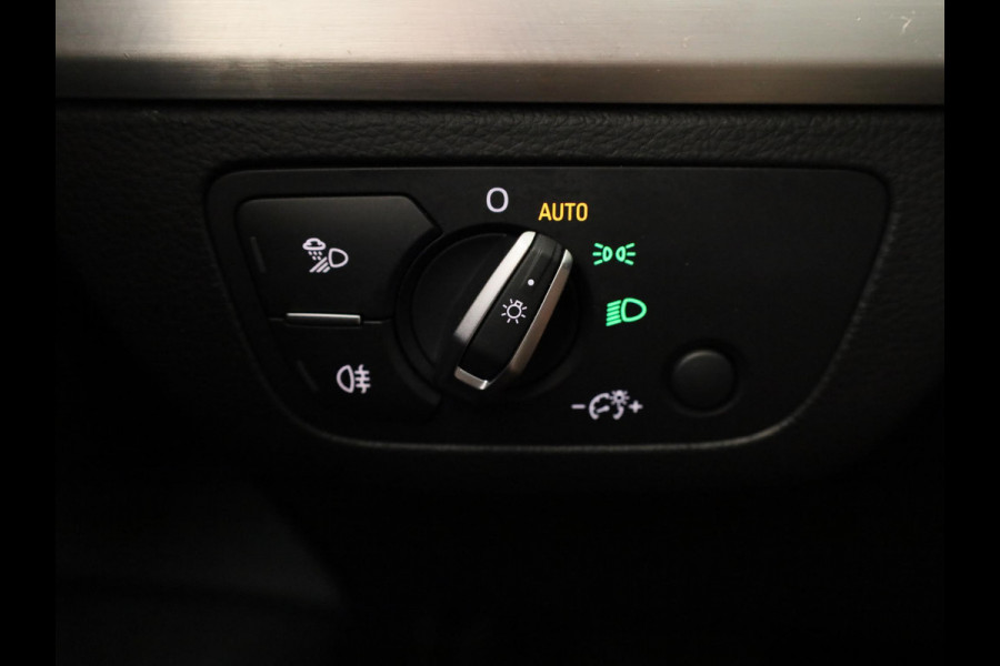 Audi Q5 50 TFSI e S edition 299pk | Panoramadak | Navigatie | Parkeercamera | Stoelverwarming | S-line interieur