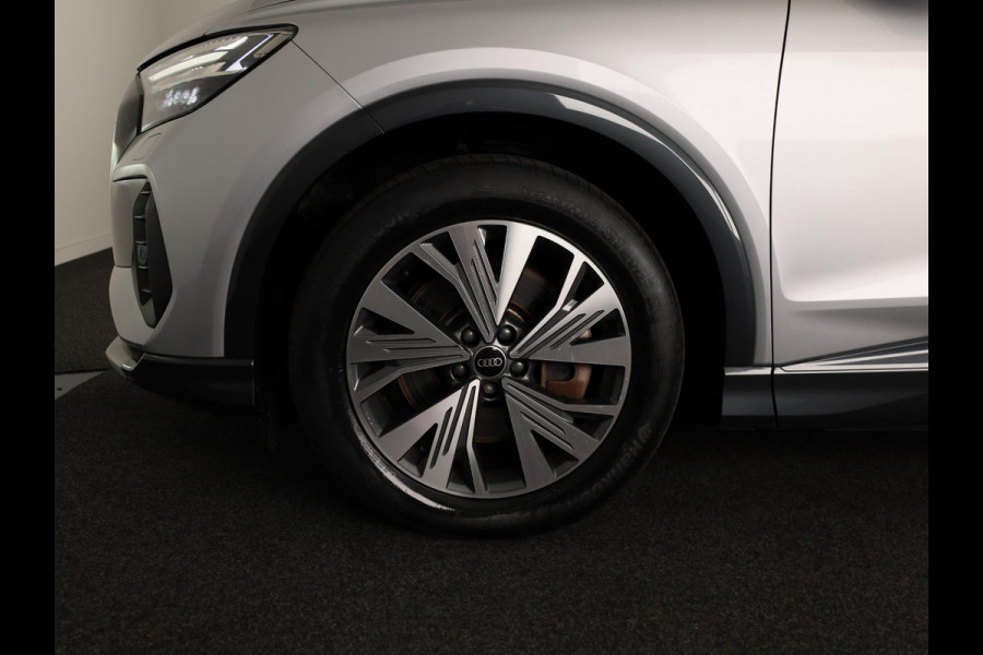 Audi Q4 e-tron 40 Launch edition Advanced Plus 77 kWh 204pk | SOH 96,23% | Navigatie | Parkeercamera | Matrix | Adaptieve cruise controle