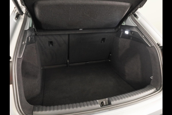 Audi Q4 e-tron 40 Launch edition Advanced Plus 77 kWh 204pk | SOH 96,23% | Navigatie | Parkeercamera | Matrix | Adaptieve cruise controle