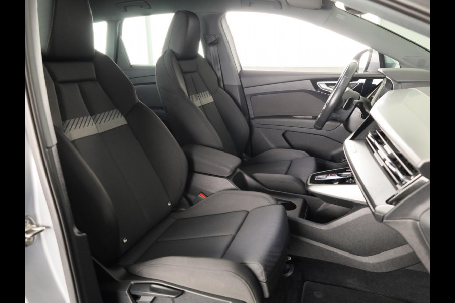 Audi Q4 e-tron 40 Launch edition Advanced Plus 77 kWh 204pk | SOH 96,23% | Navigatie | Parkeercamera | Matrix | Adaptieve cruise controle