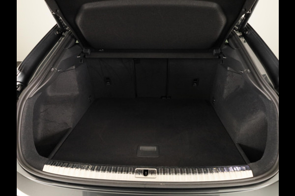 Audi Q3 Sportback 35 TFSI S Edition 150pk | Navigatiee | Parkeercamera | S-line interieur | Cruise controle |