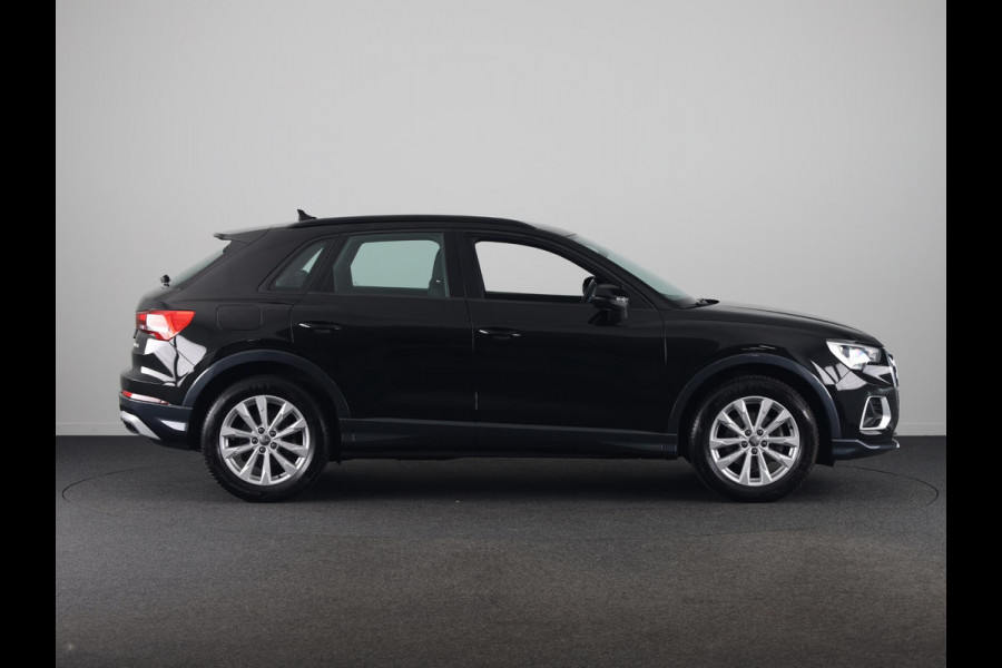 Audi Q3 35 TFSI Pro Line 150pk | Navigatie | Lederen bekleding | Elektrisch verstelbare voorstoelen | Parkeersensoren voor en achter |