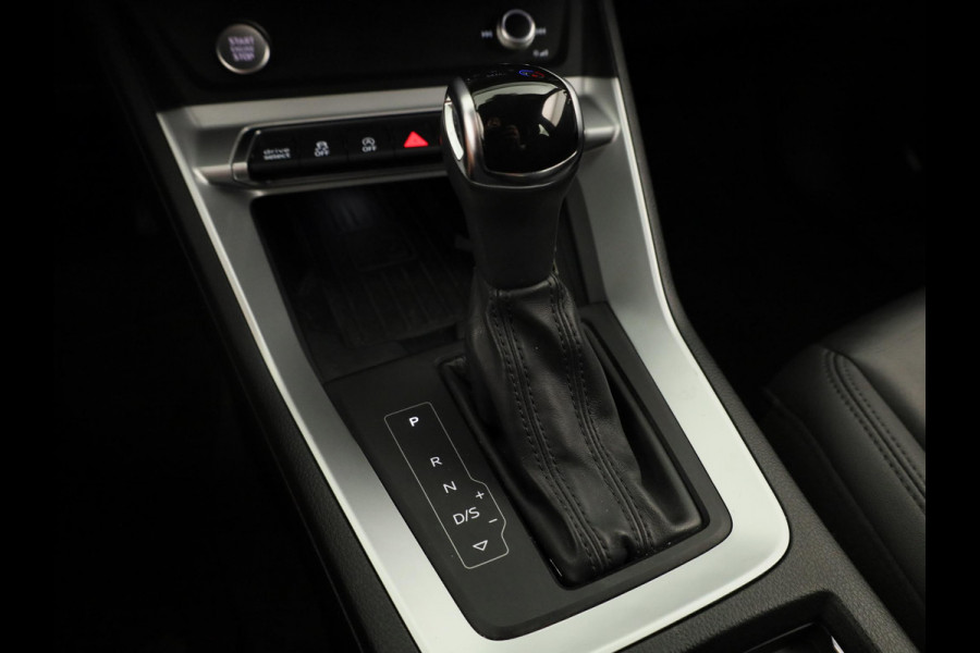 Audi Q3 35 TFSI Pro Line 150pk | Navigatie | Lederen bekleding | Elektrisch verstelbare voorstoelen | Parkeersensoren voor en achter |