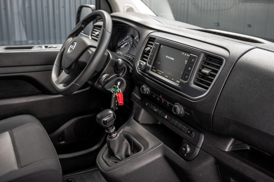 Opel Vivaro 1.5 | 3-Zits | 1e Eigenaar | Camera | Inrichting | Cruise | Airco | Trekhaak