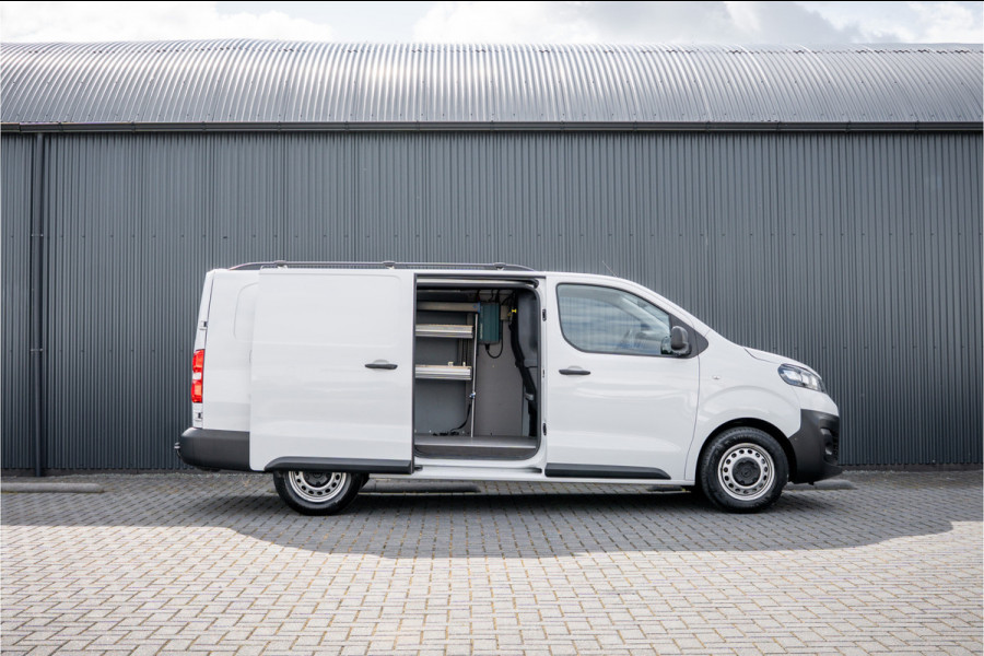 Opel Vivaro 1.5 | 3-Zits | 1e Eigenaar | Camera | Inrichting | Cruise | Airco | Trekhaak