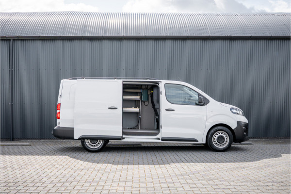 Opel Vivaro 1.5 | 3-Zits | 1e Eigenaar | Camera | Inrichting | Cruise | Airco | Trekhaak