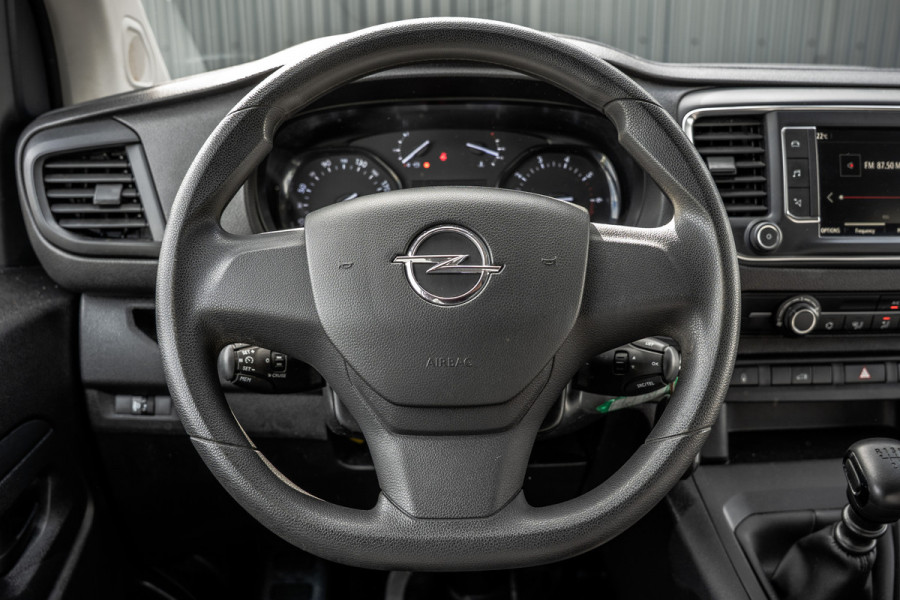 Opel Vivaro 1.5 | 3-Zits | 1e Eigenaar | Camera | Inrichting | Cruise | Airco | Trekhaak
