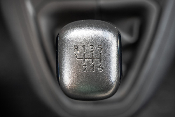 Opel Vivaro 1.5 | 3-Zits | 1e Eigenaar | Camera | Inrichting | Cruise | Airco | Trekhaak