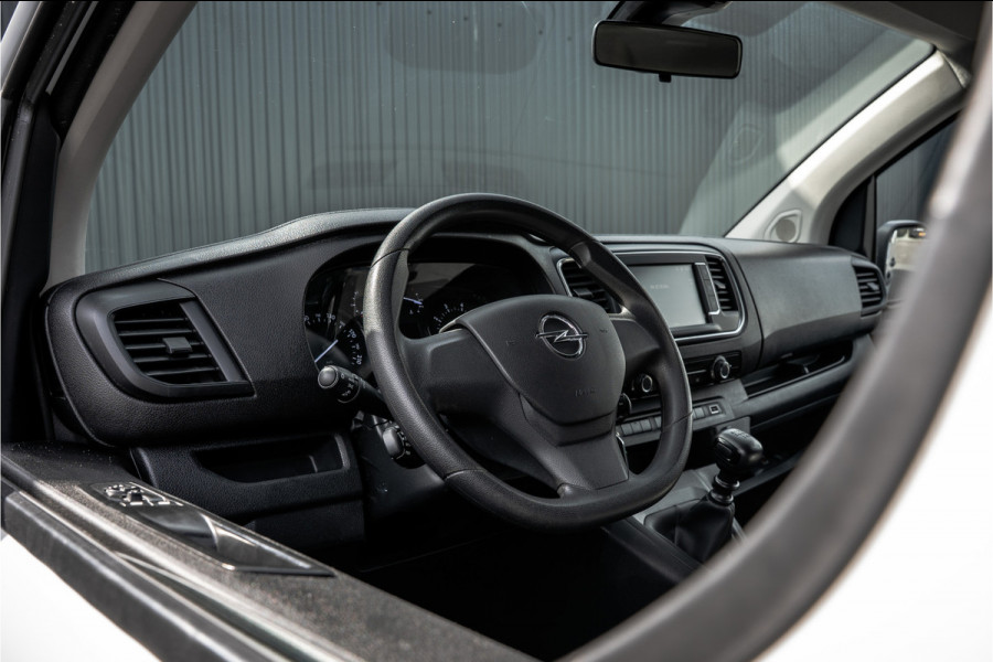 Opel Vivaro 1.5 | 3-Zits | 1e Eigenaar | Camera | Inrichting | Cruise | Airco | Trekhaak