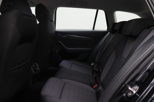 Škoda Octavia Combi 1.0 e-TSI DSG Business Edition Virtual Cockpit, Cruise, Apple Carplay, Rijstrooksensor, LED, DAB, PDC, 16''