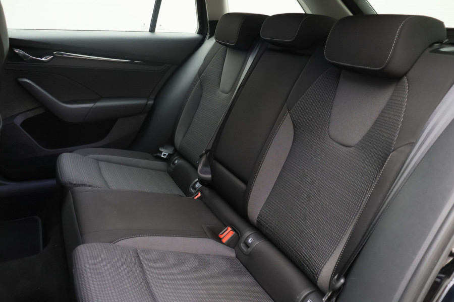 Škoda Octavia Combi 1.0 e-TSI DSG Business Edition Virtual Cockpit, Cruise, Apple Carplay, Rijstrooksensor, LED, DAB, PDC, 16''