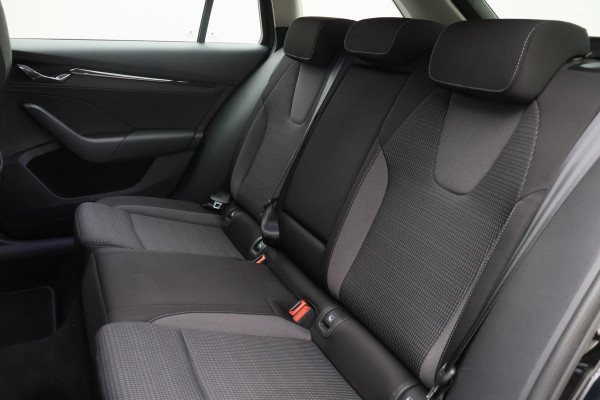 Škoda Octavia Combi 1.0 e-TSI DSG Business Edition Virtual Cockpit, Cruise, Apple Carplay, Rijstrooksensor, LED, DAB, PDC, 16''