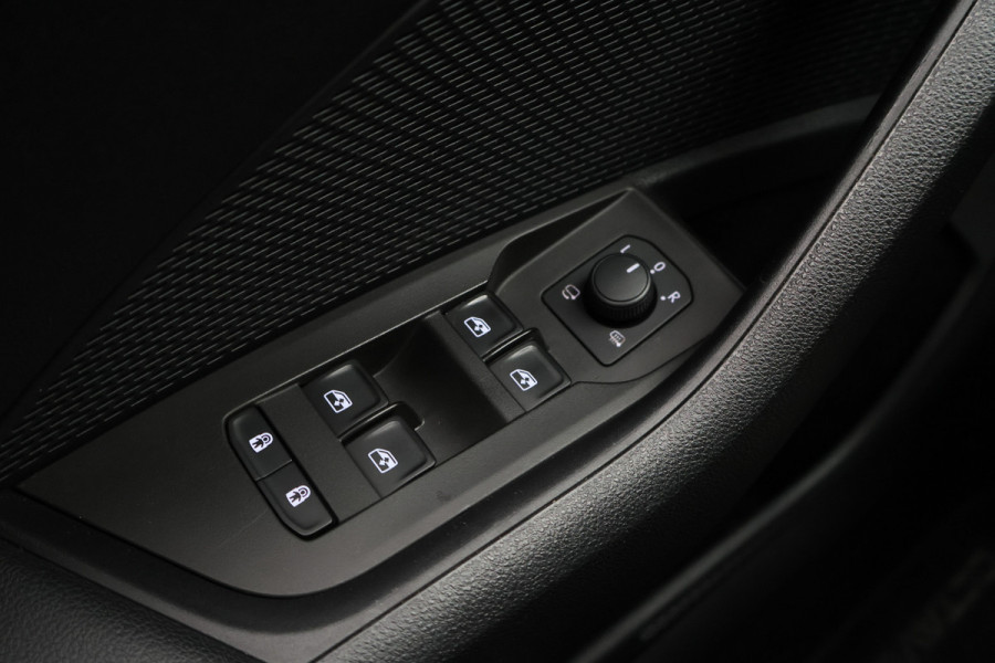 Škoda Octavia Combi 1.0 e-TSI DSG Business Edition Virtual Cockpit, Cruise, Apple Carplay, Rijstrooksensor, LED, DAB, PDC, 16''