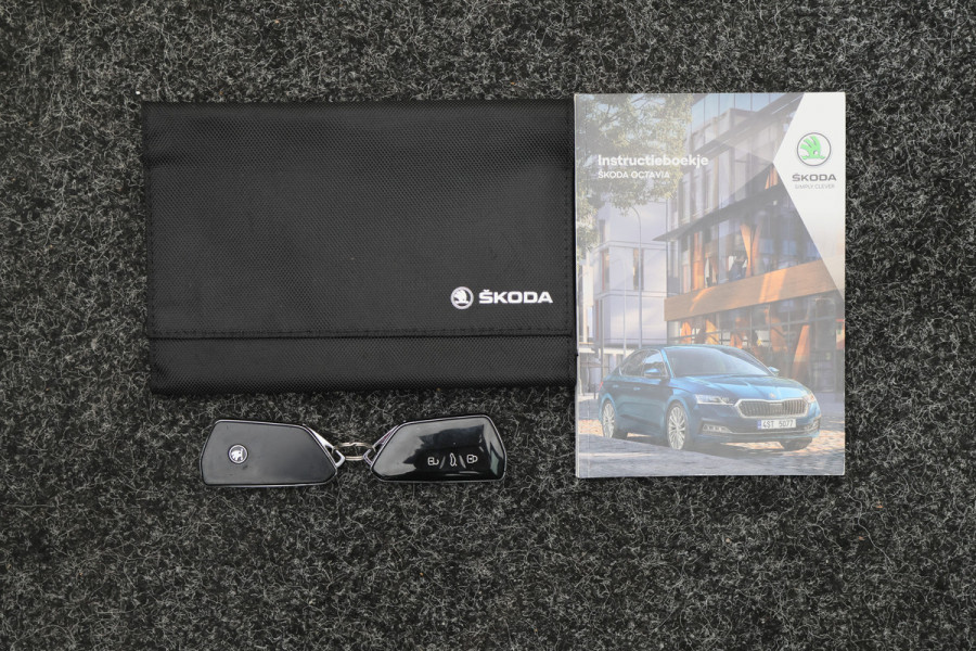 Škoda Octavia Combi 1.0 e-TSI DSG Business Edition Virtual Cockpit, Cruise, Apple Carplay, Rijstrooksensor, LED, DAB, PDC, 16''