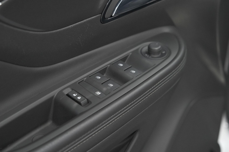 Opel Mokka X 1.4 Turbo Innovation | Elektrisch Schuif-/Kanteldak | Navigatie | Camera | Parkeersensoren