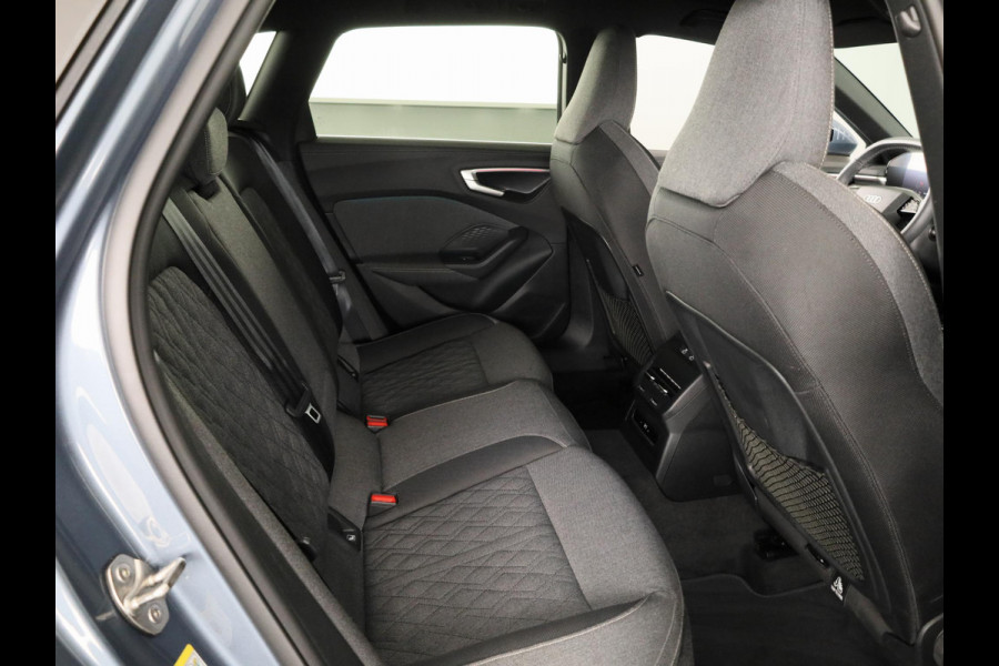 Audi A5 Avant 2.0 e-hybrid quattro S edition 299 pk S-tronic | Verlengde garantie | Navigatie | Parkeersensoren (Park assist) | Rondomzicht camera | Matrix LED koplampen | Multimedia scherm passagier | S-Line |
