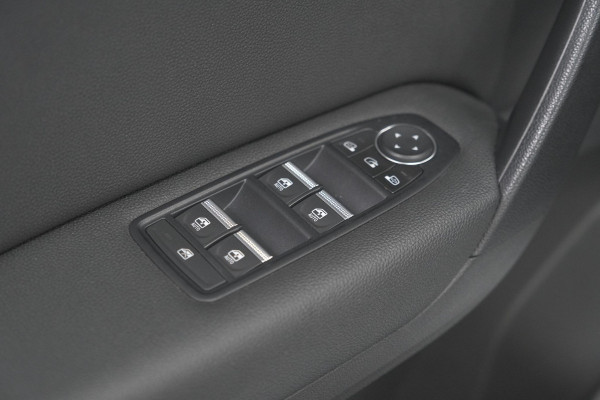Renault Captur 1.6 E-Tech Full Hybrid 145 Techno | Trekhaak | Camera | Navigatie | Parkeersensoren | Climate Control