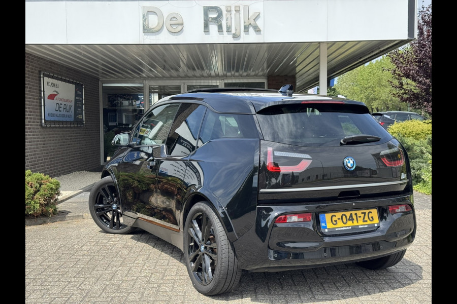 BMW i3 S 120Ah 42 kWh RoadStyle Edition | Pano, Leder, Navi, Camera, Stoelverw., Cruise | NAP | Dealeronderhouden |