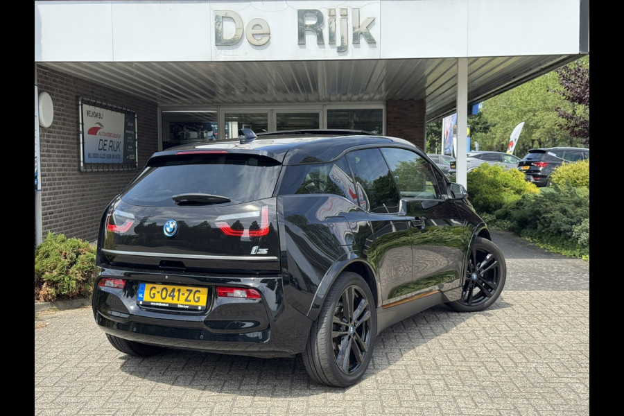 BMW i3 S 120Ah 42 kWh RoadStyle Edition | Pano, Leder, Navi, Camera, Stoelverw., Cruise | NAP | Dealeronderhouden |