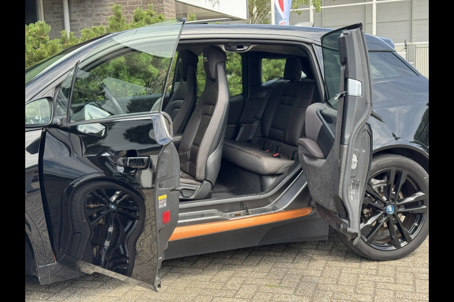BMW i3 S 120Ah 42 kWh RoadStyle Edition | Pano, Leder, Navi, Camera, Stoelverw., Cruise | NAP | Dealeronderhouden |