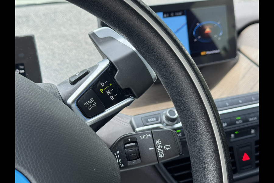 BMW i3 S 120Ah 42 kWh RoadStyle Edition | Pano, Leder, Navi, Camera, Stoelverw., Cruise | NAP | Dealeronderhouden |