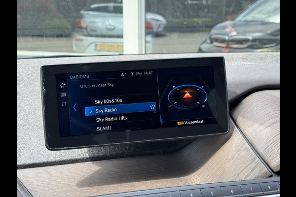 BMW i3 S 120Ah 42 kWh RoadStyle Edition | Pano, Leder, Navi, Camera, Stoelverw., Cruise | NAP | Dealeronderhouden |