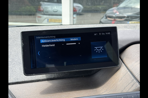 BMW i3 S 120Ah 42 kWh RoadStyle Edition | Pano, Leder, Navi, Camera, Stoelverw., Cruise | NAP | Dealeronderhouden |