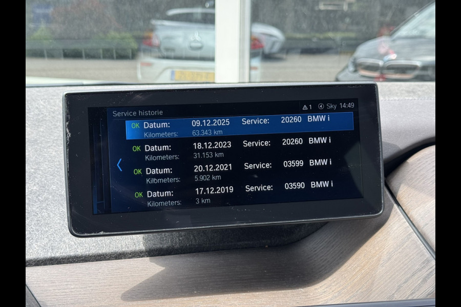BMW i3 S 120Ah 42 kWh RoadStyle Edition | Pano, Leder, Navi, Camera, Stoelverw., Cruise | NAP | Dealeronderhouden |