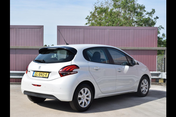 Peugeot 208 1.2 PureTech Blue Lion | AIRCO | CRUISE CONTROL | NAVIGATIE | BLUETOOTH | PARKEERSENSOREN | 80.906 KM