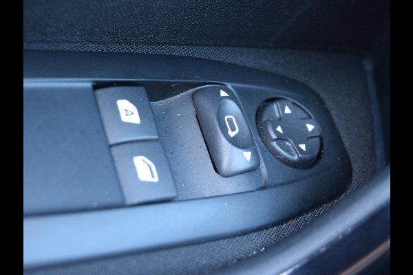 Peugeot 208 1.2 PureTech Blue Lion | AIRCO | CRUISE CONTROL | NAVIGATIE | BLUETOOTH | PARKEERSENSOREN | 80.906 KM