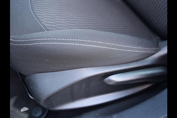 Peugeot 208 1.2 PureTech Blue Lion | AIRCO | CRUISE CONTROL | NAVIGATIE | BLUETOOTH | PARKEERSENSOREN | 80.906 KM