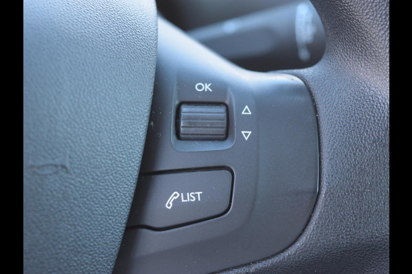 Peugeot 208 1.2 PureTech Blue Lion | AIRCO | CRUISE CONTROL | NAVIGATIE | BLUETOOTH | PARKEERSENSOREN | 80.906 KM