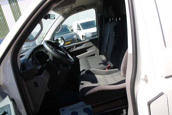 Volkswagen Transporter 2.0 TDI L2H1 Automaat 150PK / Camera / App connect / Navi