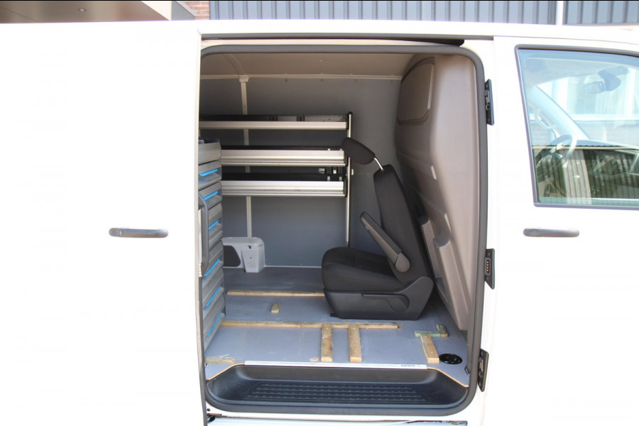 Volkswagen Transporter 2.0 TDI L2H1 Automaat 150PK / Camera / App connect / Navi