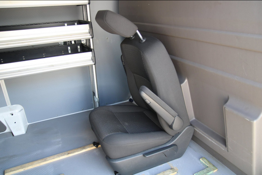 Volkswagen Transporter 2.0 TDI L2H1 Automaat 150PK / Camera / App connect / Navi