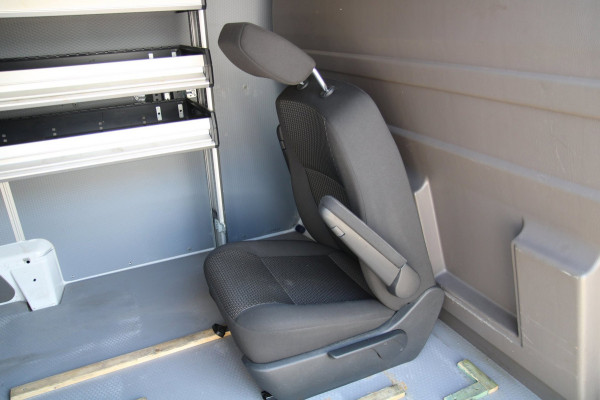 Volkswagen Transporter 2.0 TDI L2H1 Automaat 150PK / Camera / App connect / Navi