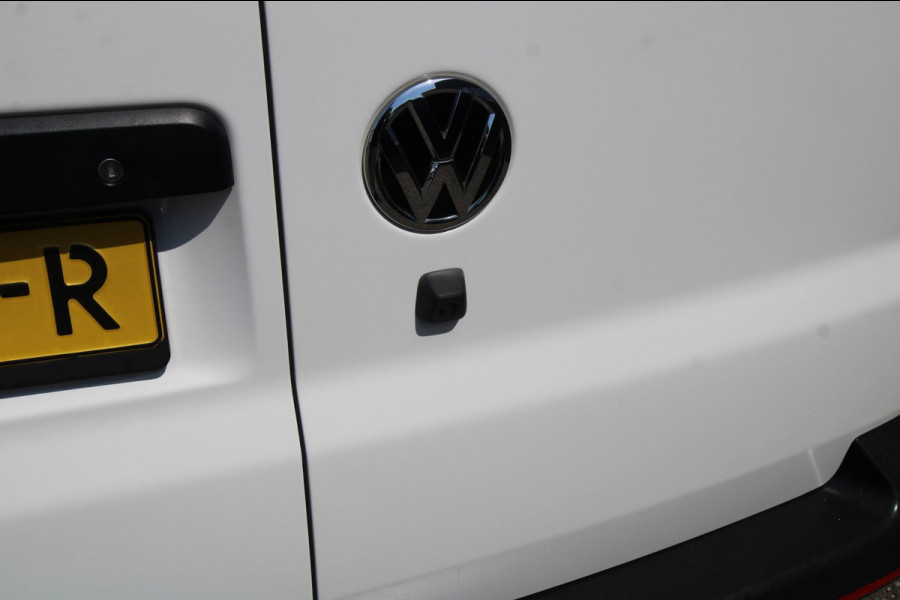 Volkswagen Transporter 2.0 TDI L2H1 Automaat 150PK / Camera / App connect / Navi