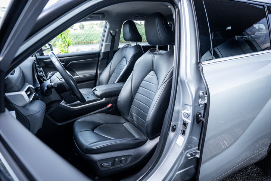 Toyota highlander 2.5 AWD Hybrid Business ** Leder ** Trekhaak ** 7-persoons!! 2.000kg trekgewicht!!